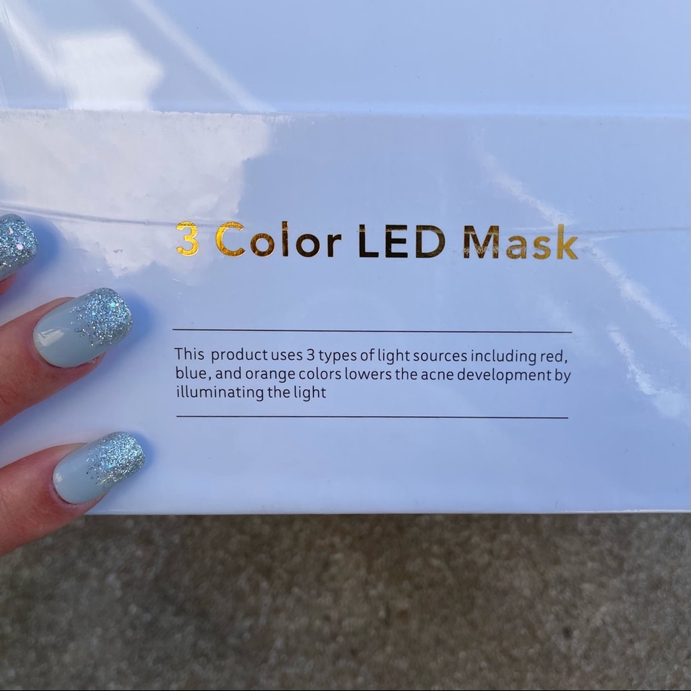 NEW 3-Color Light Facial Tool - Picture 10 of 12